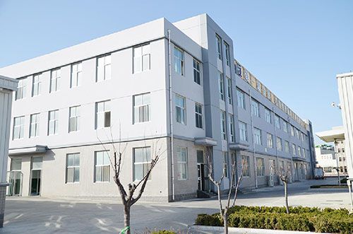 公司本著以人為本、誠信待人的理念，培養(yǎng)造就了一批專業(yè)人員